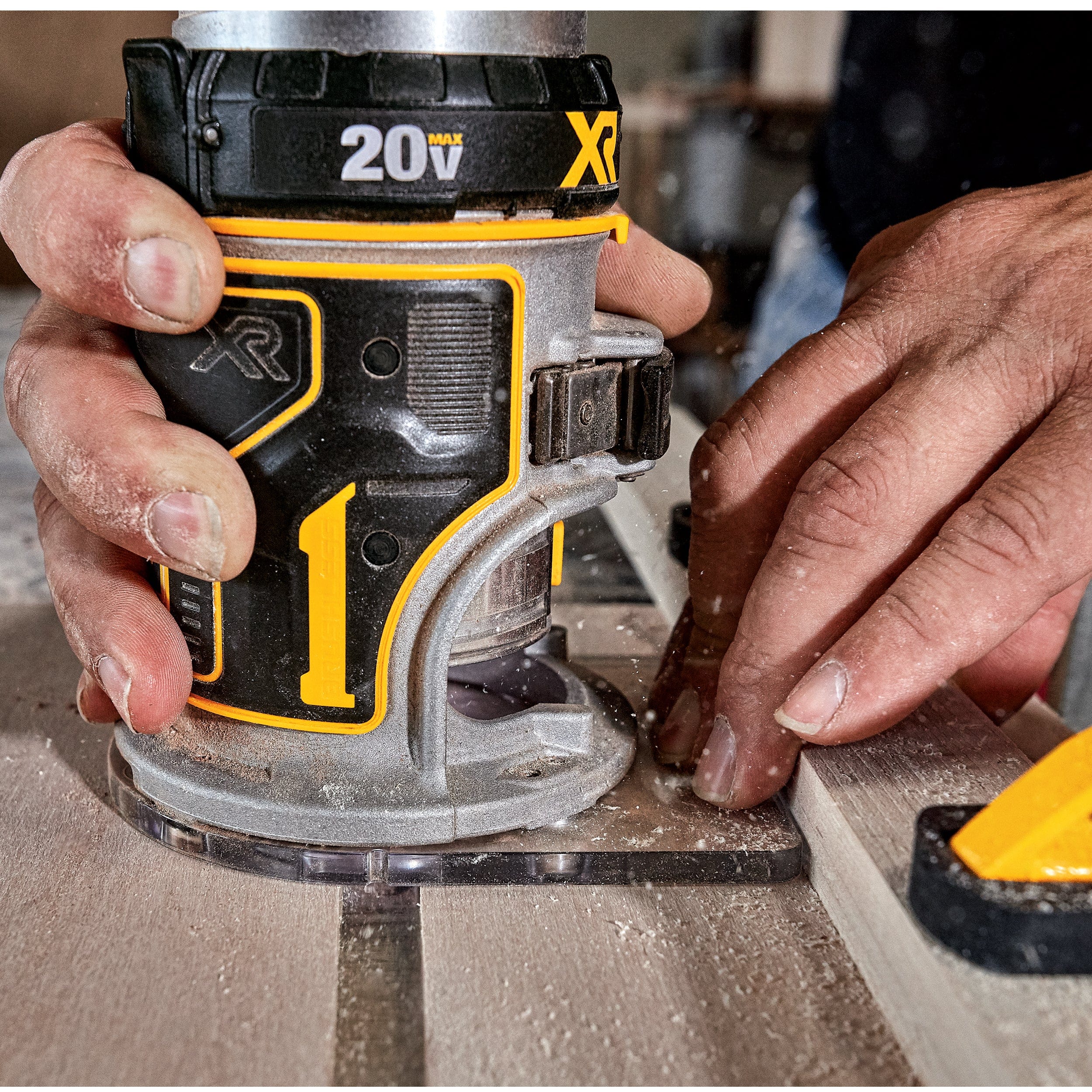 Brushless Cordless Compact Router - 20V MAX XR - Image 3