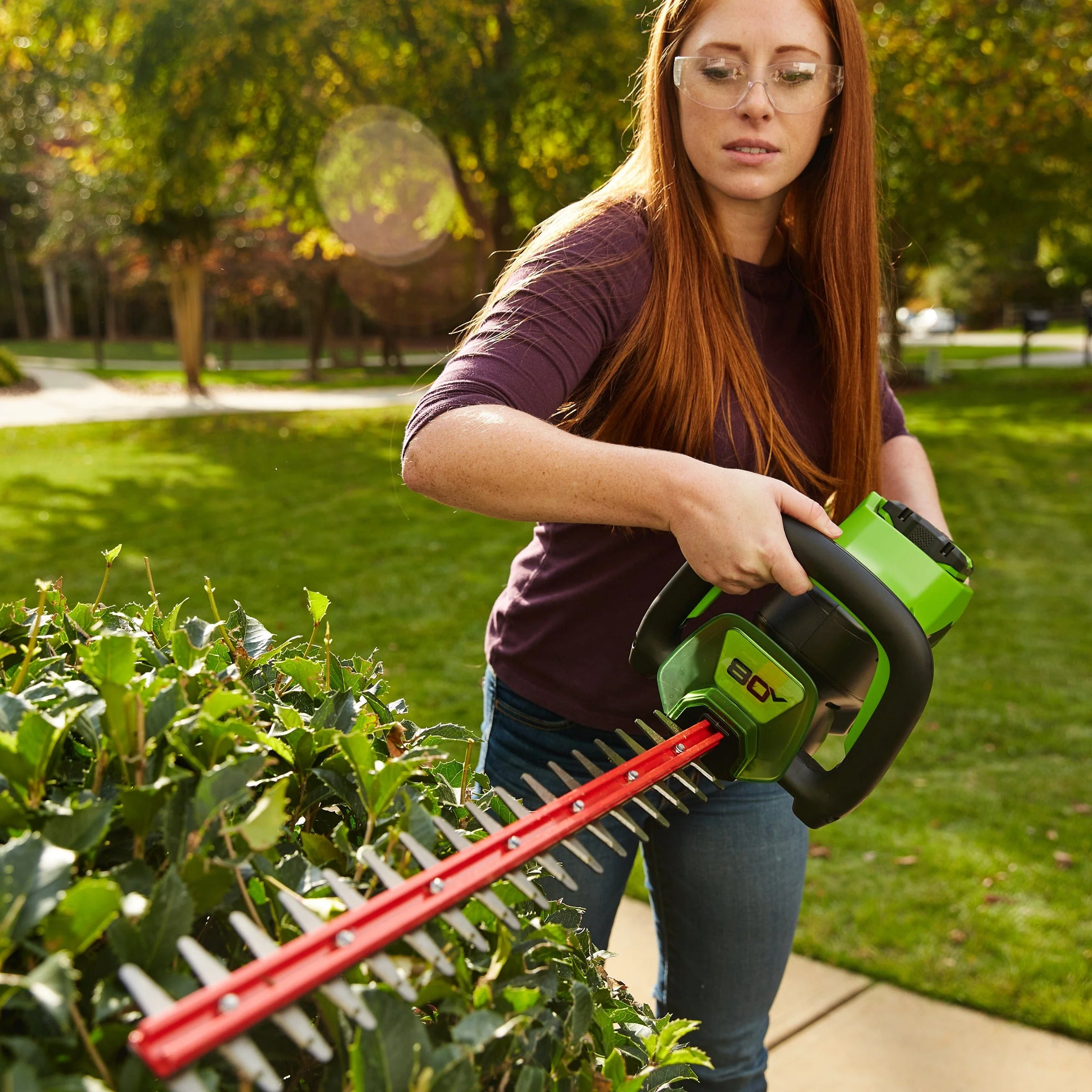 26” Hedge Trimmer 24V with 2.0Ah Battery and 4A Rapid Charger - Image 5