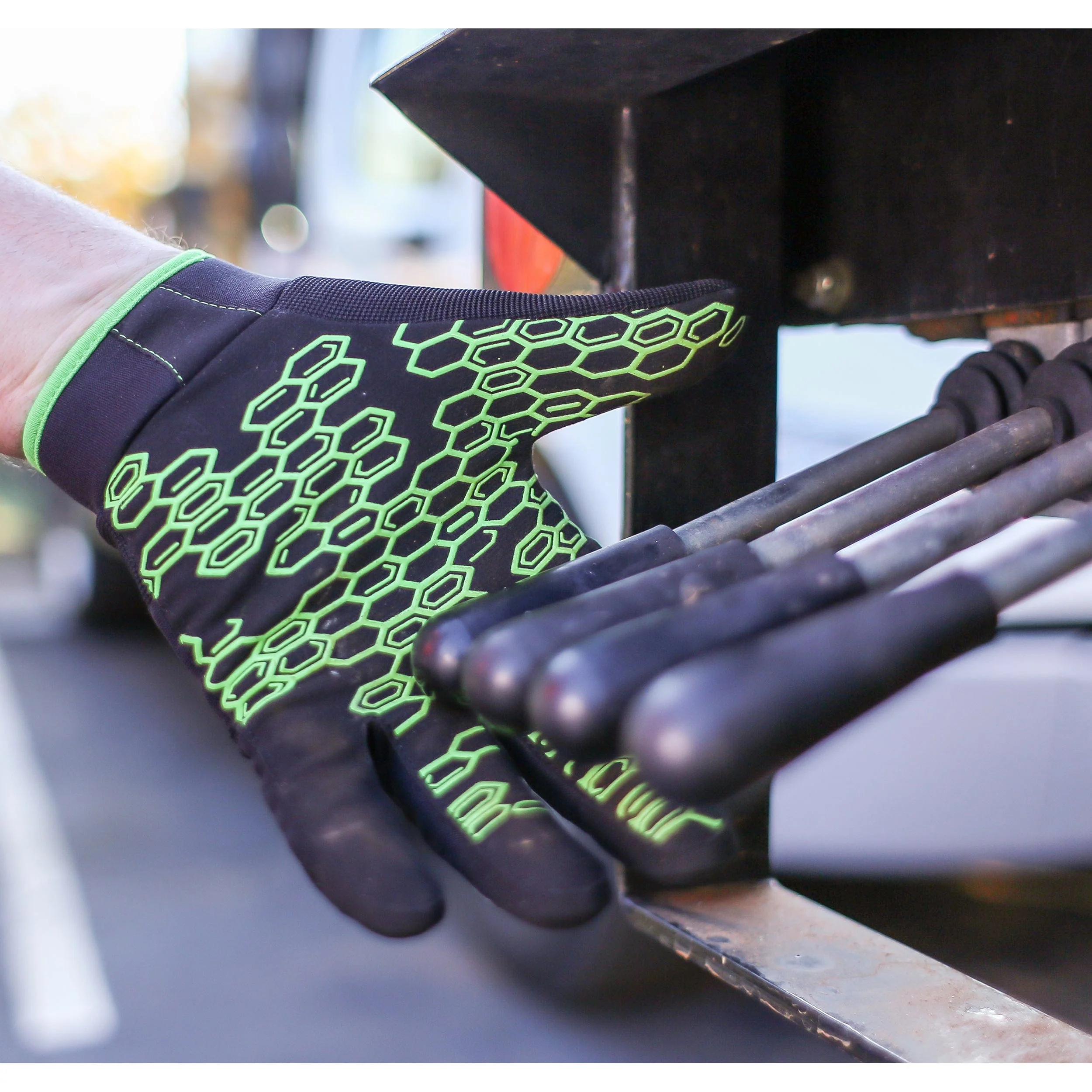 Grasper Gloves, Black/Green, Medium - Image 4
