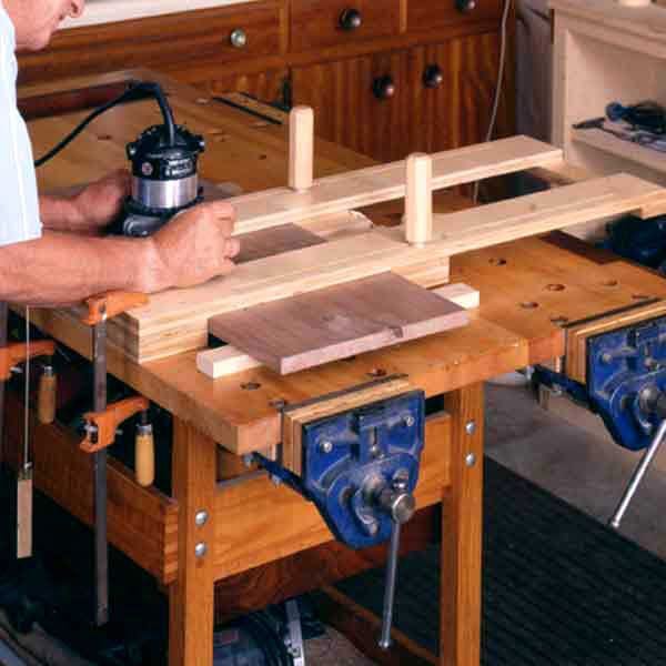 Woodworking Project Paper Plan to Build Right-On Dado Jig